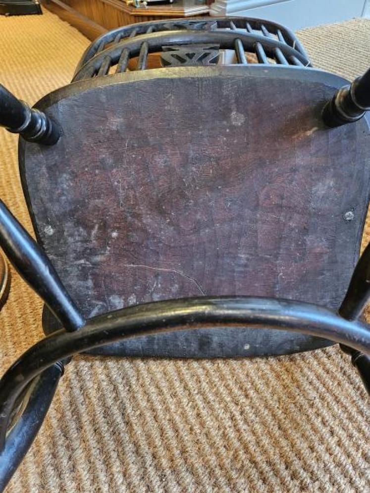 Superior Quality Yew Wood Windsor Chair  - Image 7