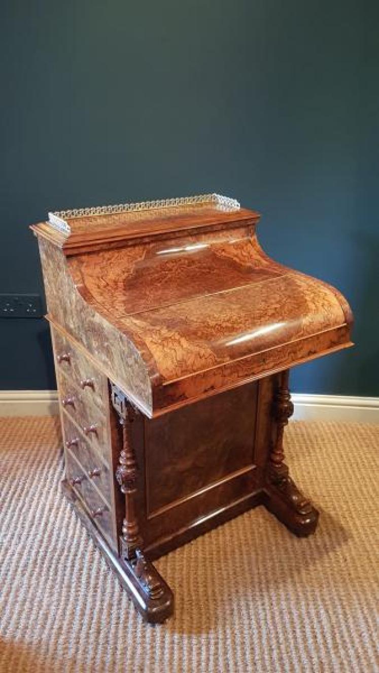 Fine Quality Victorian Burr Walnut Harlequin Davenport  - Image 1