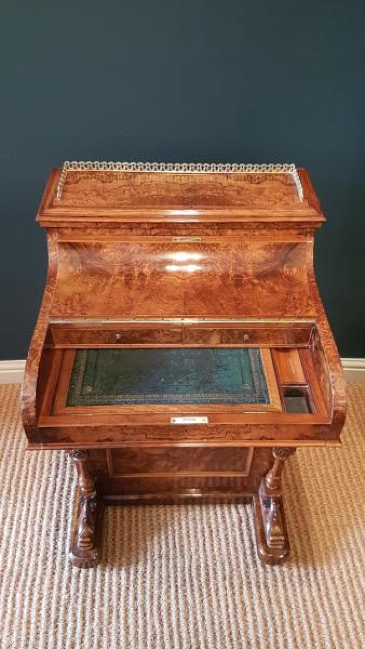 Fine Quality Victorian Burr Walnut Harlequin Davenport  - Image 2