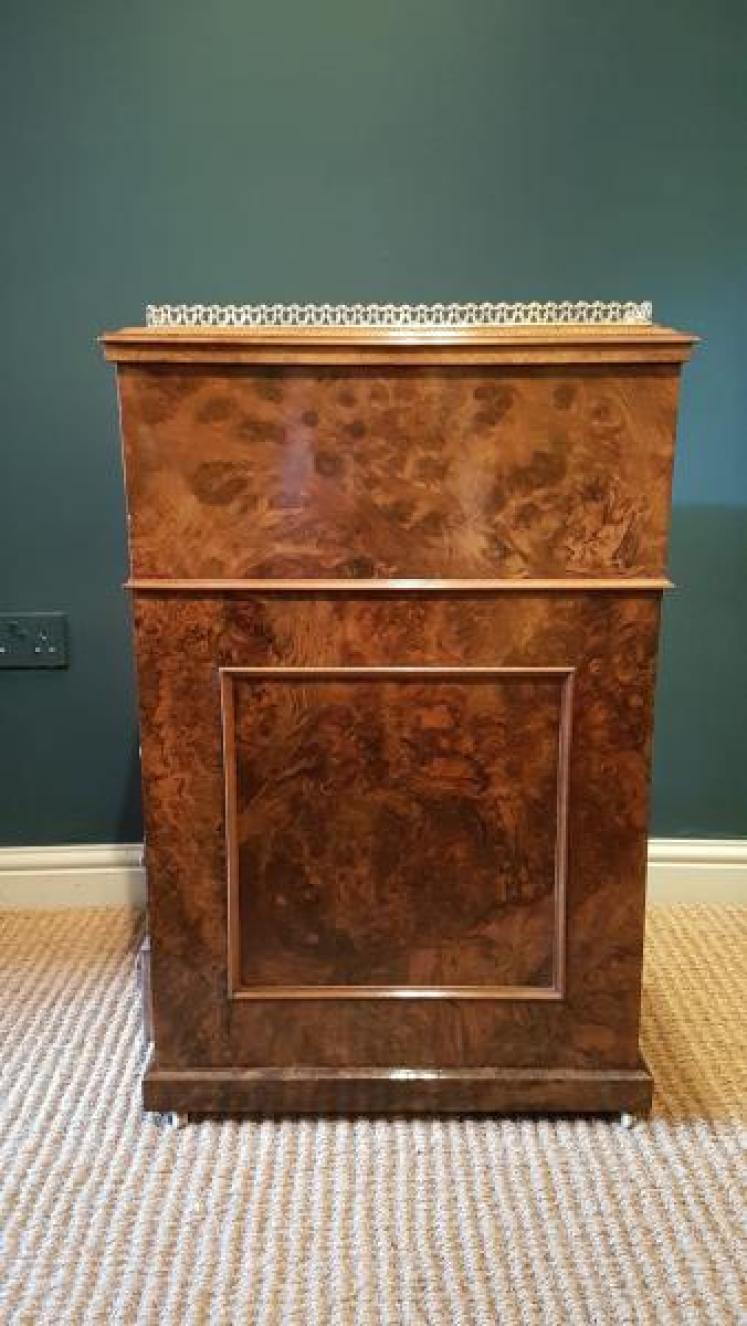 Fine Quality Victorian Burr Walnut Harlequin Davenport  - Image 6