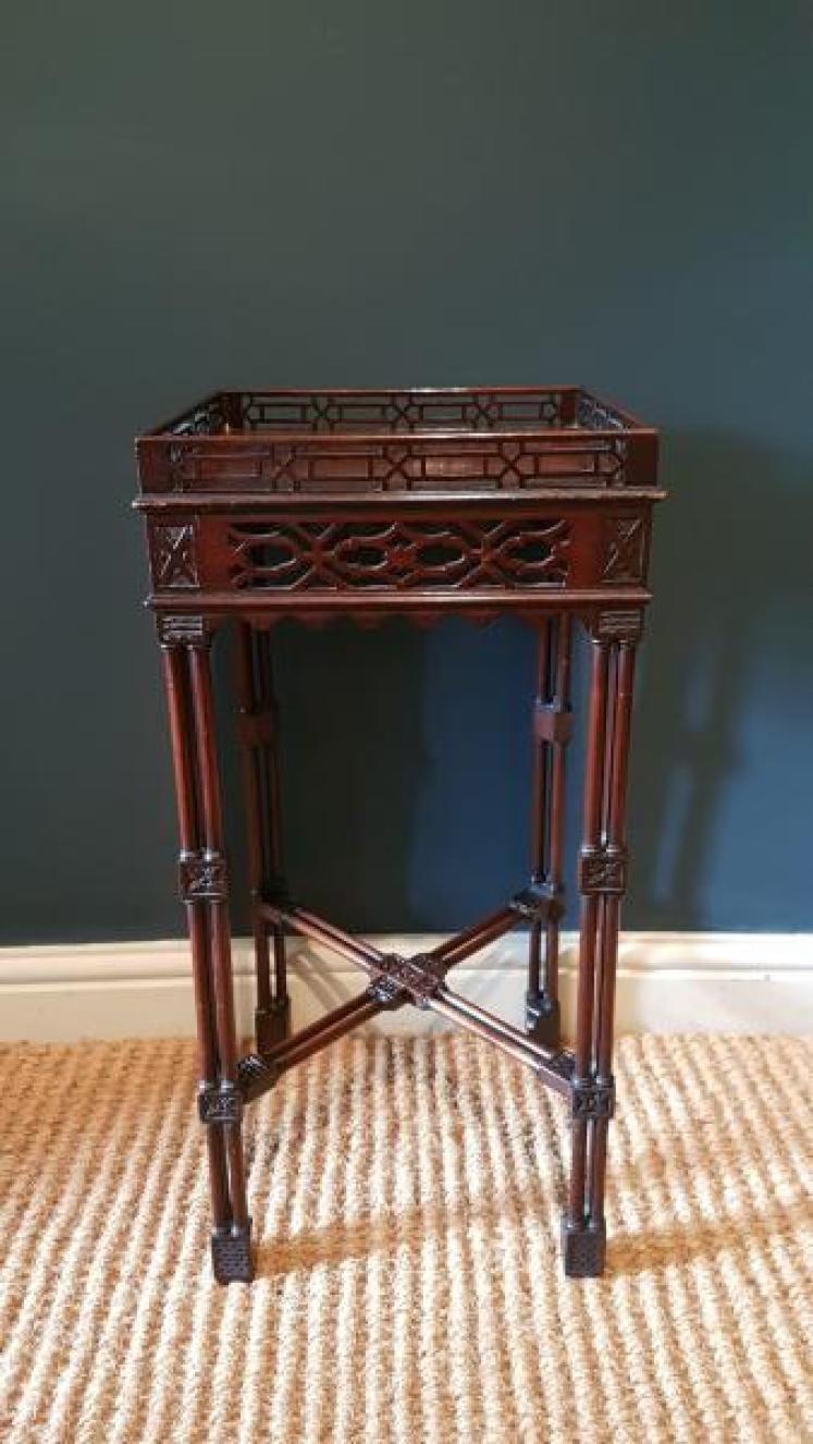 Fine Quality Victorian Mahogany Kettle Stand - Image 1