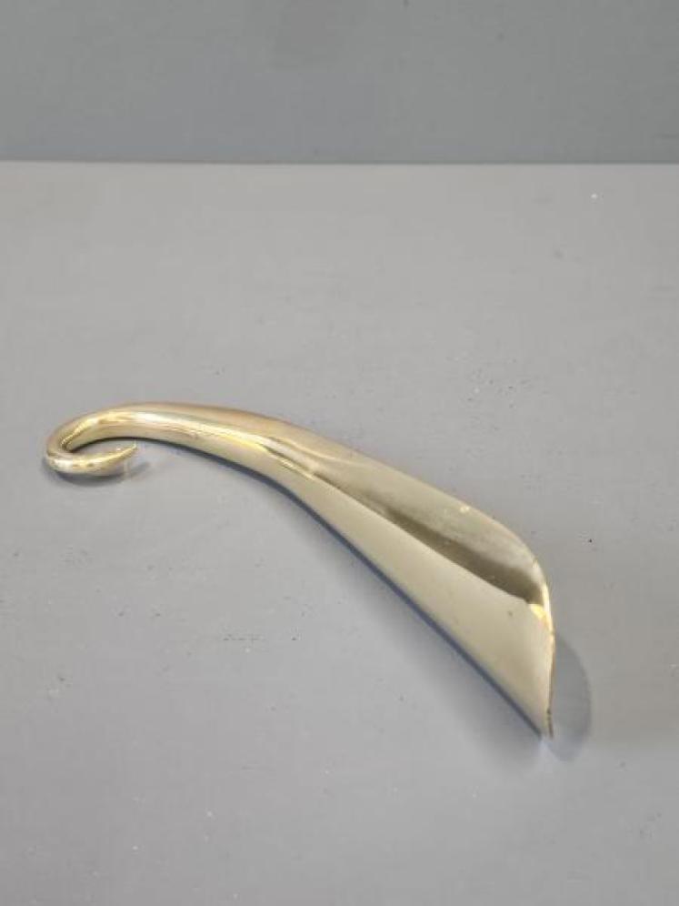 Victorian Brass Shoe Horn - Image 5
