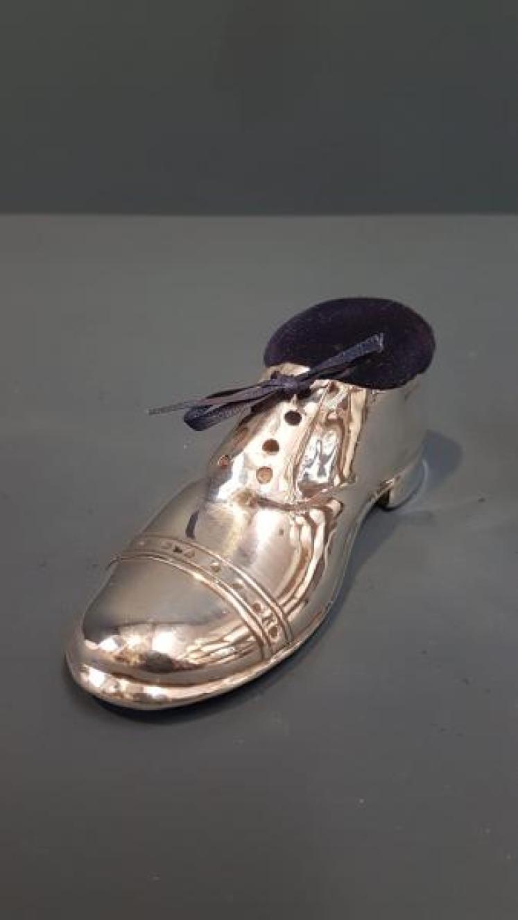 George V Chester Silver Brogue Pin Cushion - Image 1
