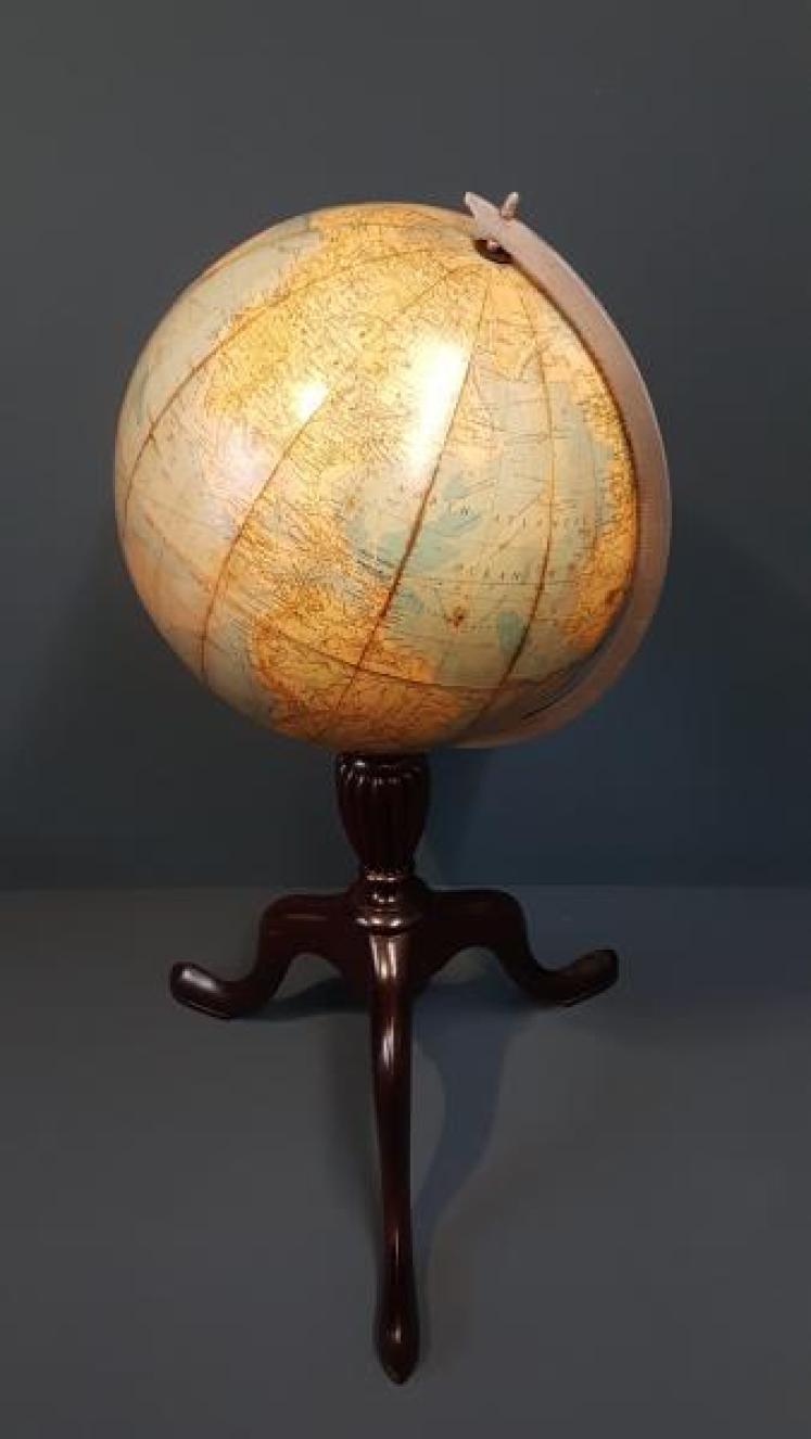 Philips Floor Standing Terrestrial Globe - Image 7