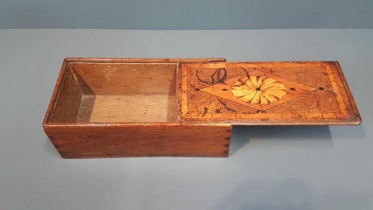 George III Inlaid Oak Candle Box - Image 3
