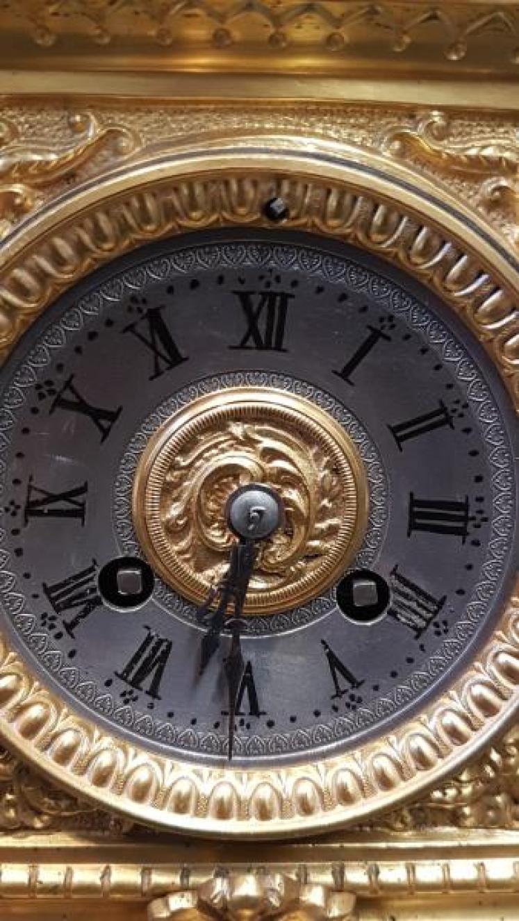Victorian Ormolu Mantel Clock - Image 4
