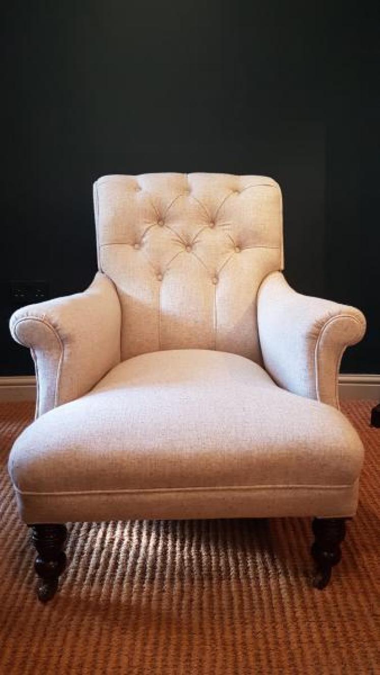 Superb Victorian Button Back Easy Chair - Image 2