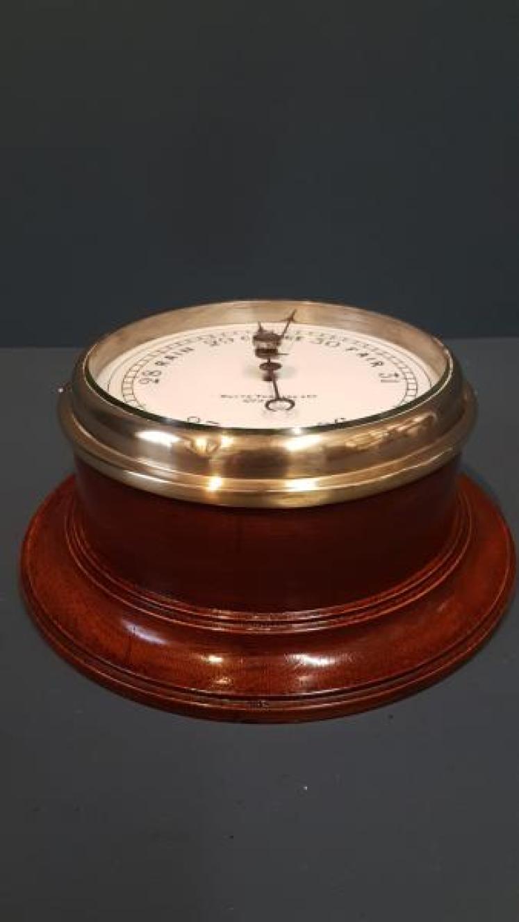 Unusual Oak Cased Bulk Head Marine Barometer - Image 4