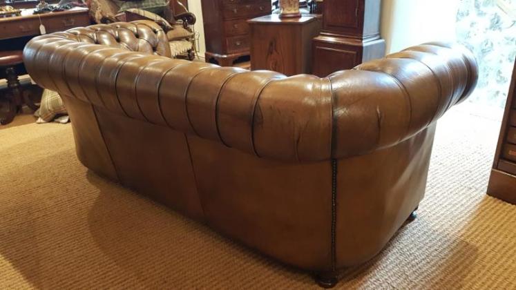 Superb 1930's Leather Chesterfield Sofa - Image 4