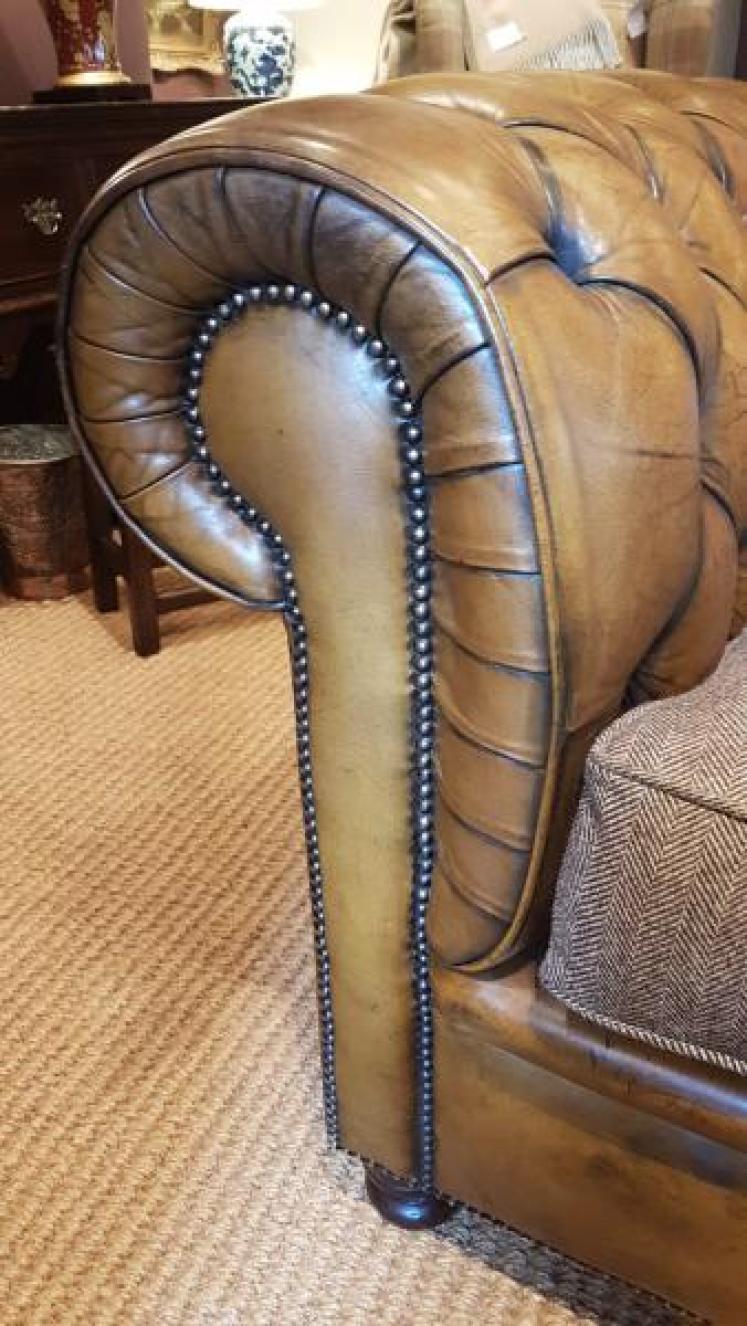 Superb 1930's Leather Chesterfield Sofa - Image 5