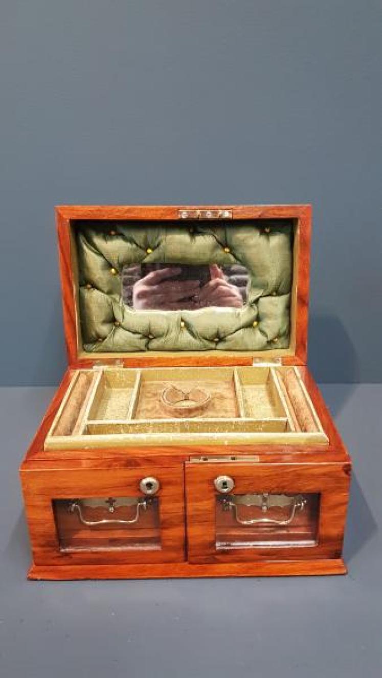 Victorian Figured Walnut Jewellery Box - Image 1