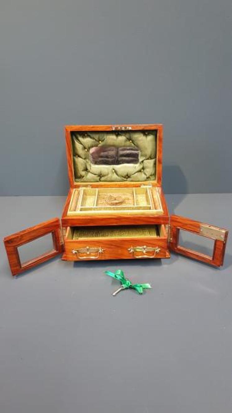 Victorian Figured Walnut Jewellery Box - Image 5