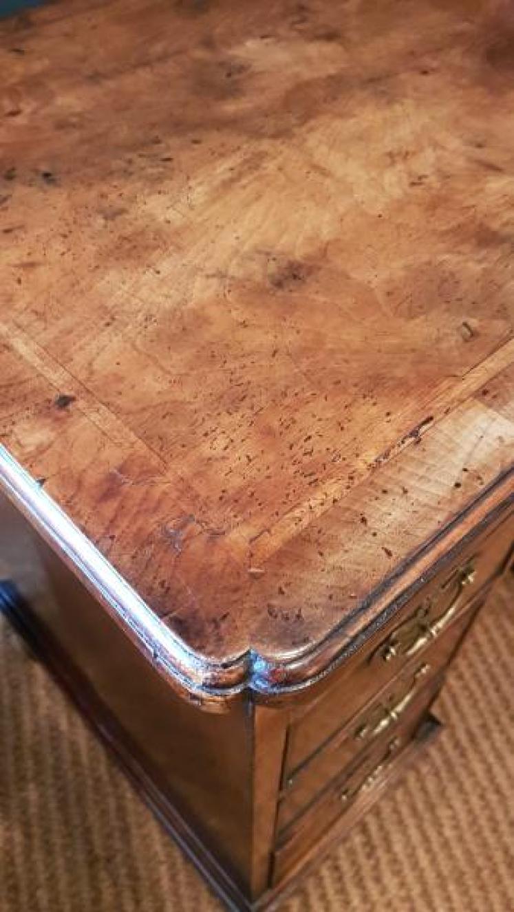 George II Walnut Kneehole Desk - Image 6