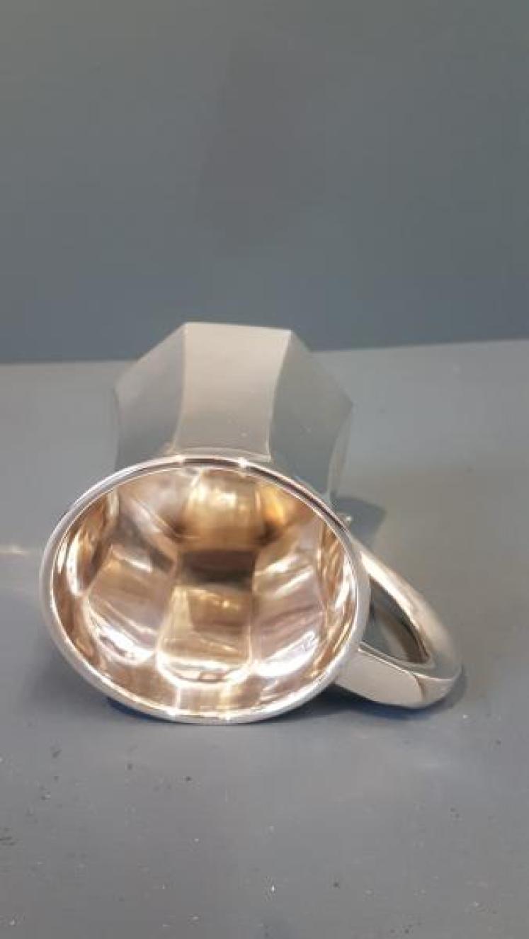 George V Silver Octagonal Mug - Image 4