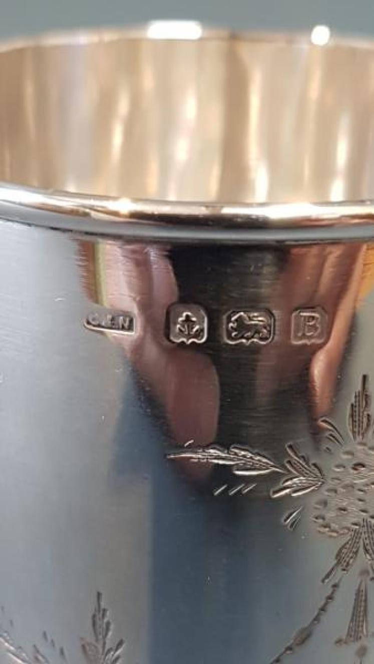 George V Engraved Silver Mug - Image 3