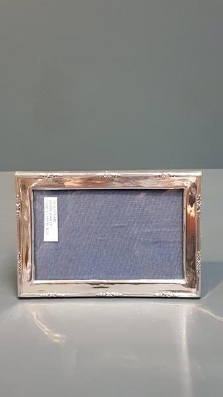 Silver Ribbon Boarder Photo Frame - Image 4