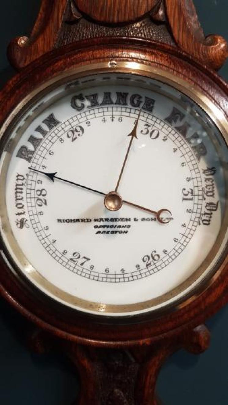 Small Victorian Carved Oak Preston Banjo Barometer - Image 4