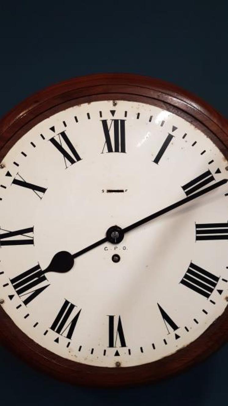 Edwardian Walnut Cased G.P.O. Dial Clock - Image 4