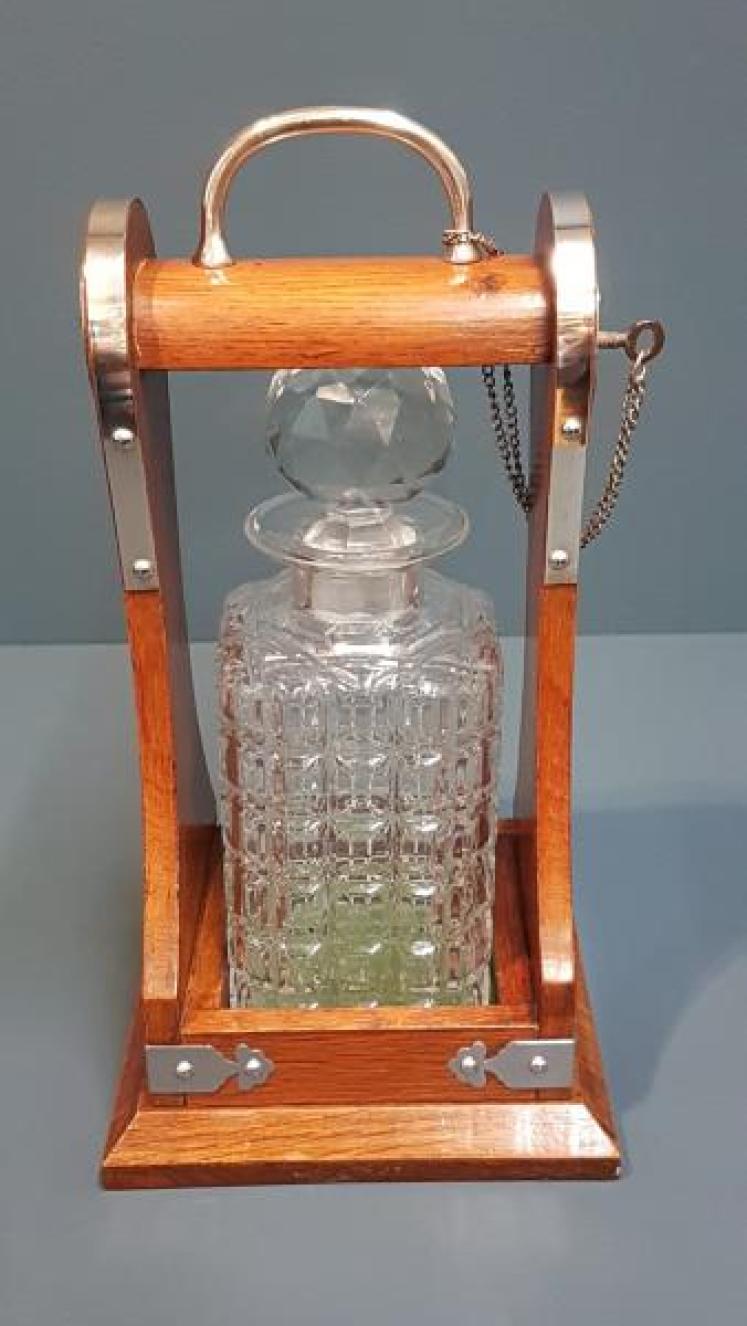 Victorian Oak and Silver Plated Tantalus - Image 7