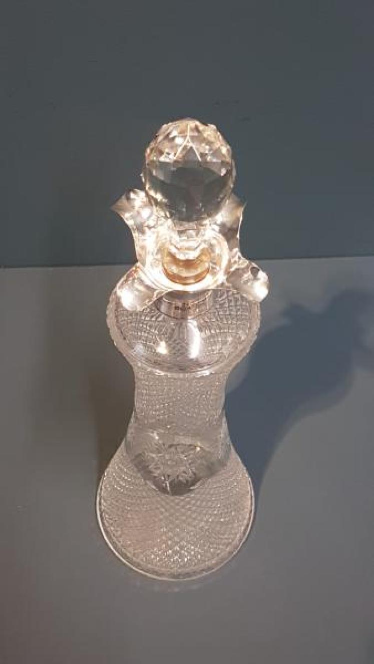 Edwardian Walker and Hall Silver Mounted Decanter - Image 4
