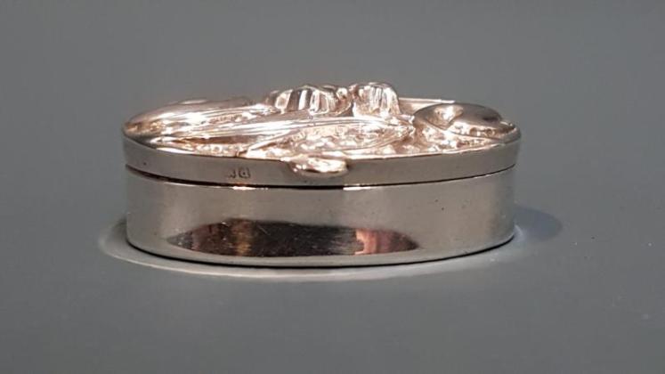 Edwardian Art Nouveau Silver Pill Box - Image 5