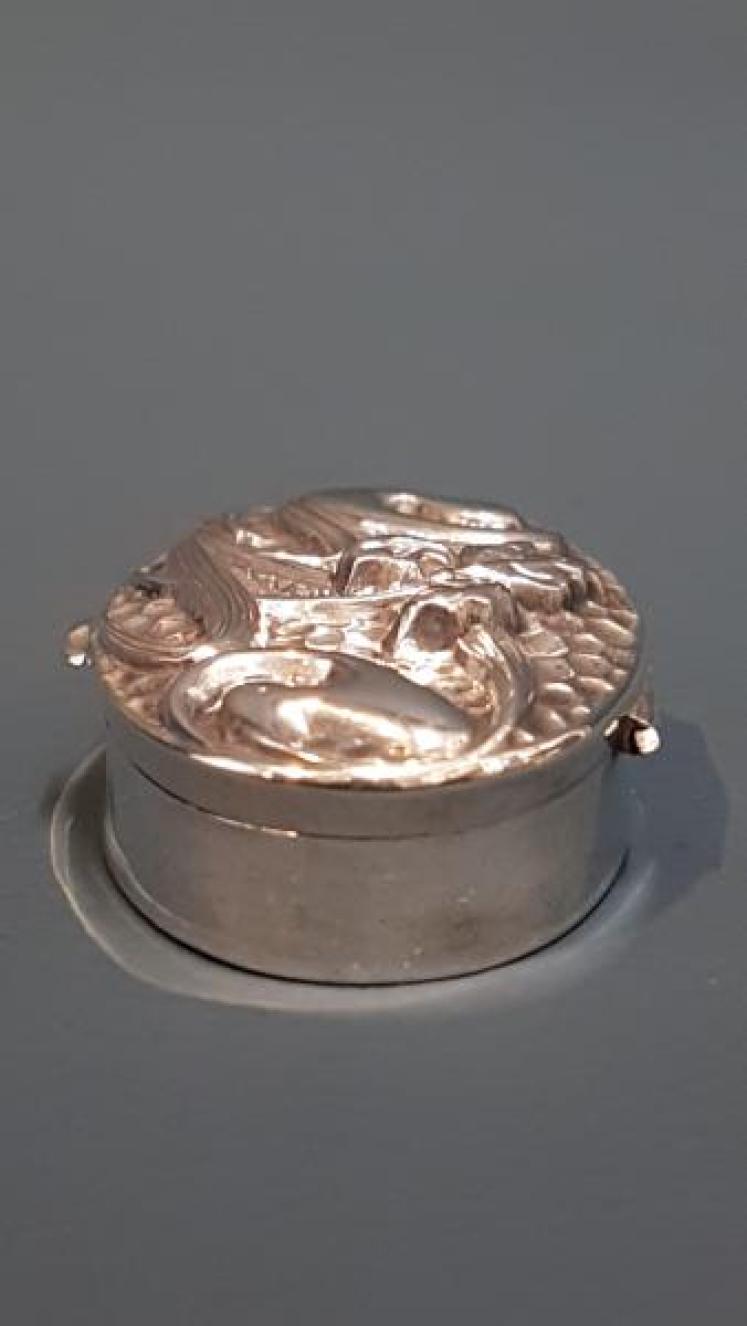 Edwardian Art Nouveau Silver Pill Box - Image 7