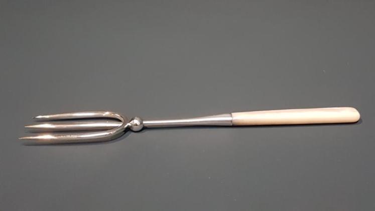 Victorian Silver and Mother of Pearl Bread Fork - Image 6