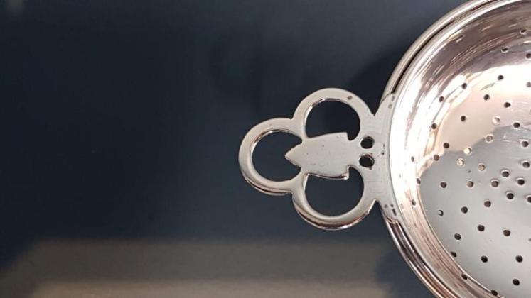 Silver Tea Strainer and Stand - Image 3