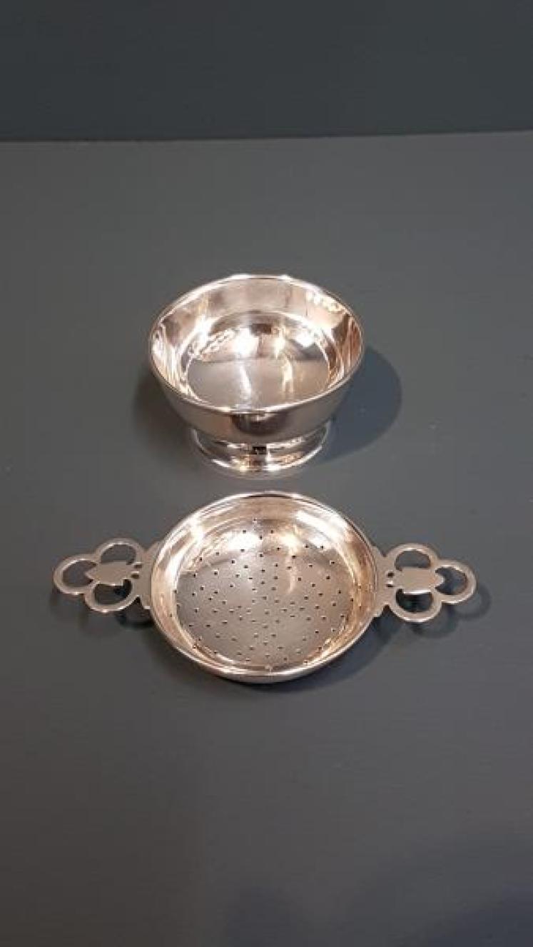 Silver Tea Strainer and Stand - Image 5