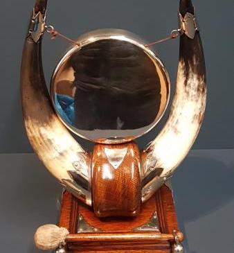 Victorian Oak Cattle Horn Dinner Gong