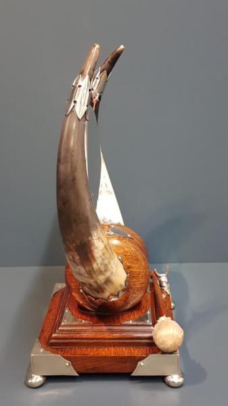 Victorian Oak Cattle Horn Dinner Gong - Image 2