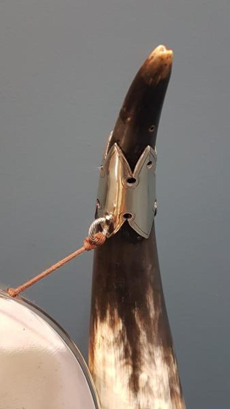 Victorian Oak Cattle Horn Dinner Gong - Image 3
