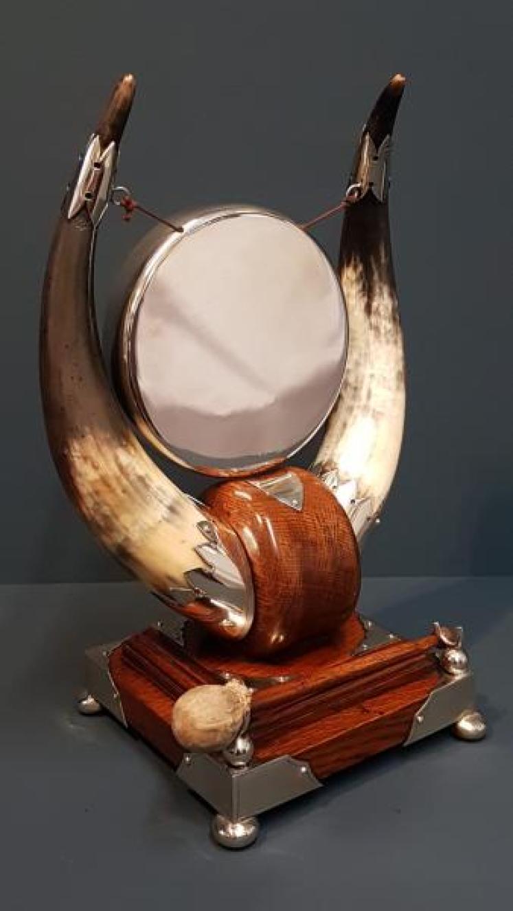 Victorian Oak Cattle Horn Dinner Gong - Image 4