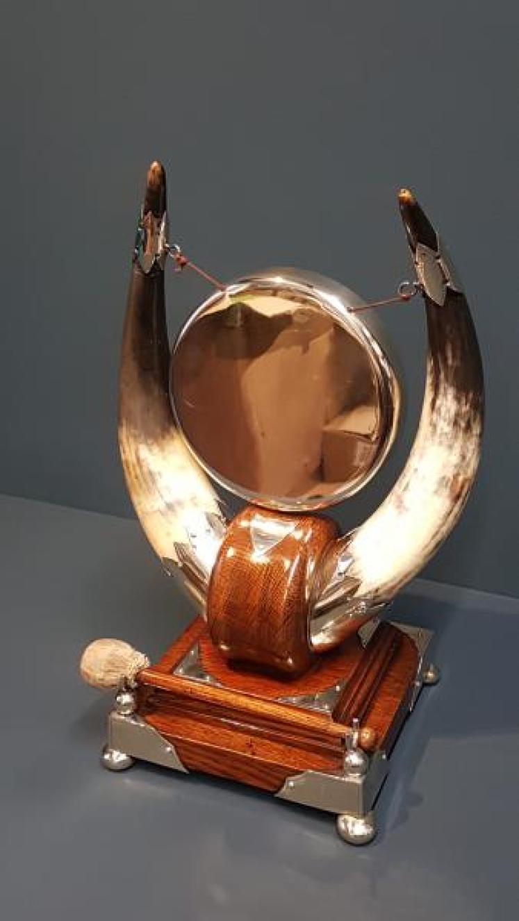 Victorian Oak Cattle Horn Dinner Gong - Image 6