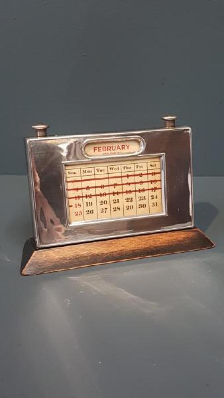 George V Silver Faced Perpetual Desk Calendar - Image 2