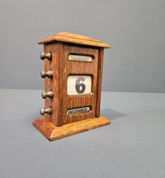 Edwardian Oak Perpetual Desk Calendar