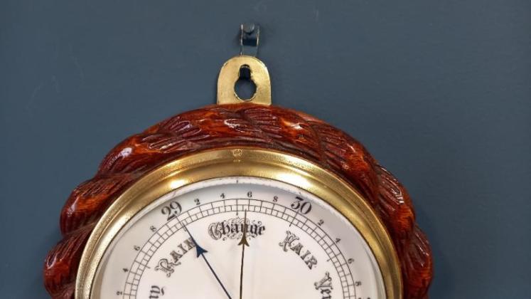 Victorian Oak & Porcelain Dial Ship's Barometer - Image 4
