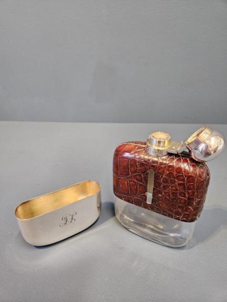 Dixon Sheffield Hip Flask - Image 5