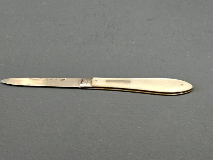 Mid Victorian Silver and Mother of Pearl Pen Knife - Image 1