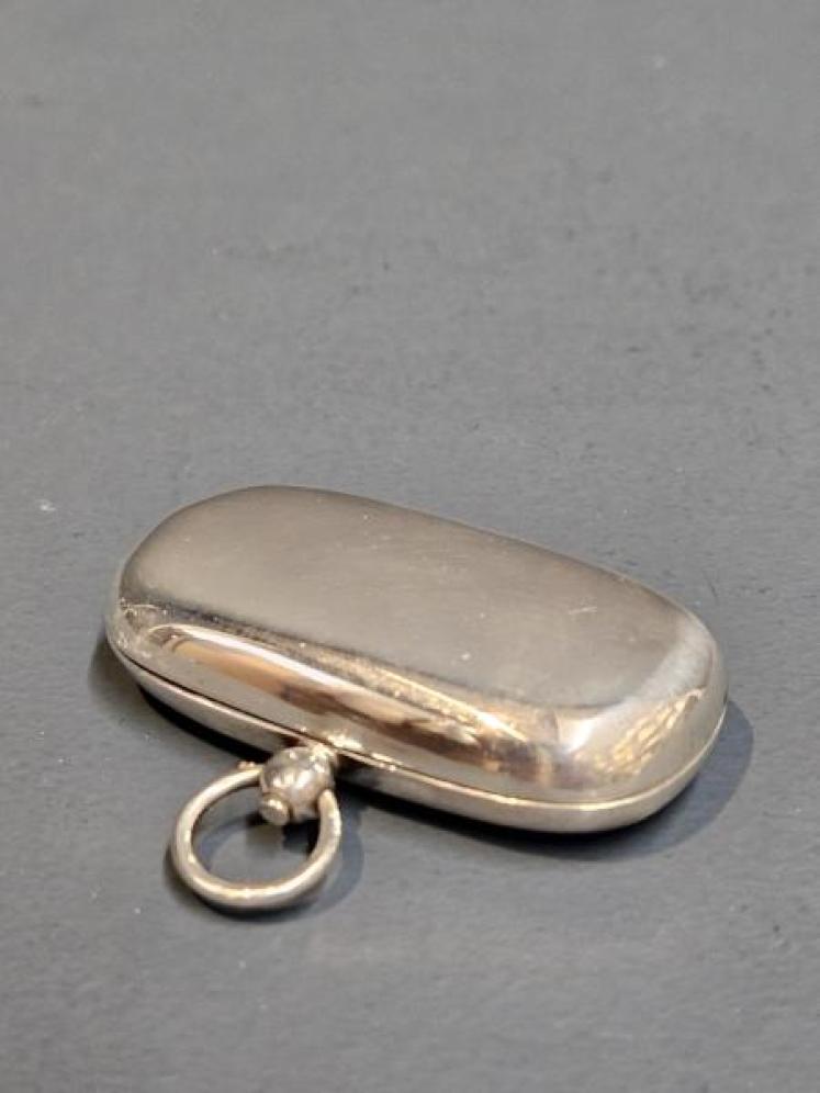 George V Silver Sovereign and Stamp Case - Image 4