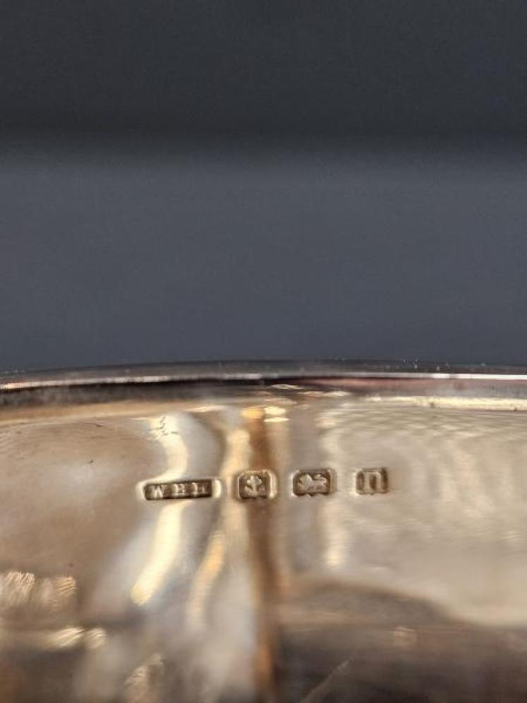 George V Silver Sovereign and Stamp Case - Image 5