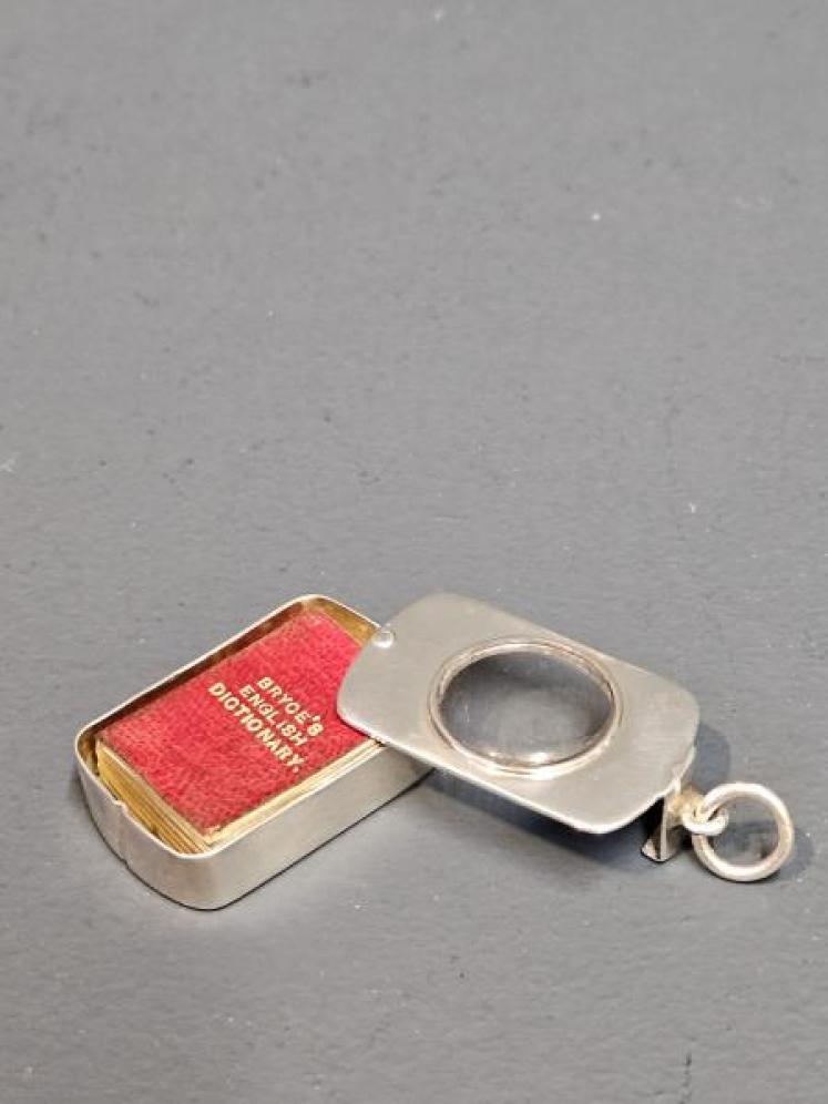 Sampson Mordan Silver Cased Miniature Dictionary  - Image 3