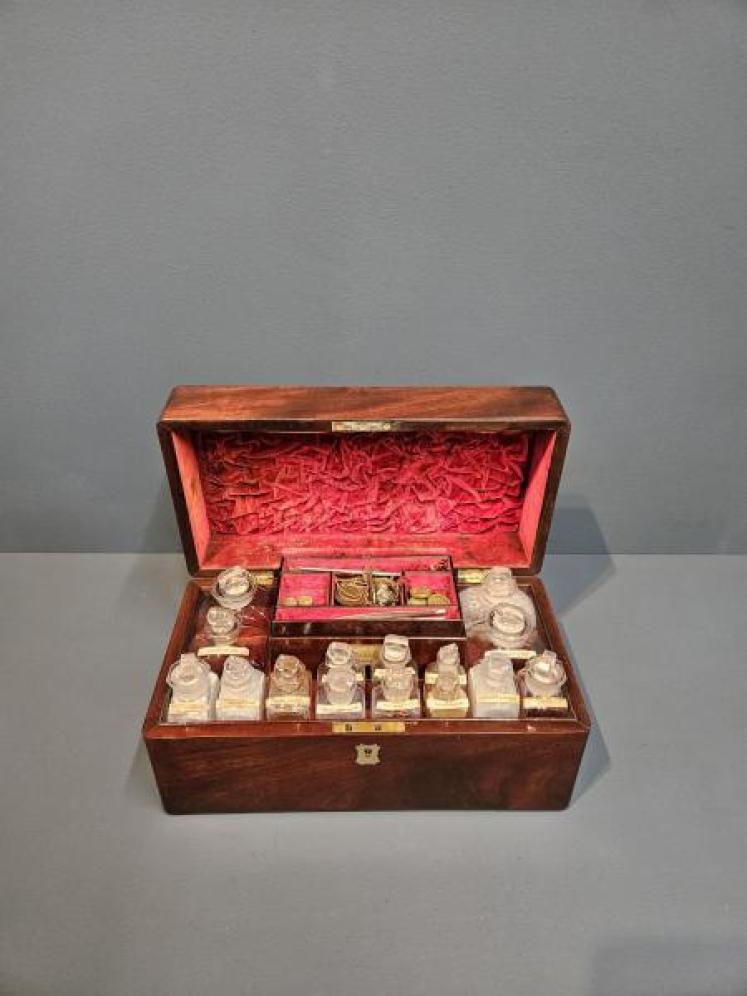 Victorian Mahogany Apothecary Box - Image 1