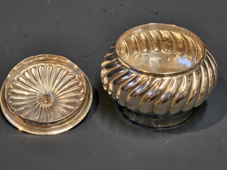 Victorian Wyrthen Silver Jar and Cover - Image 4