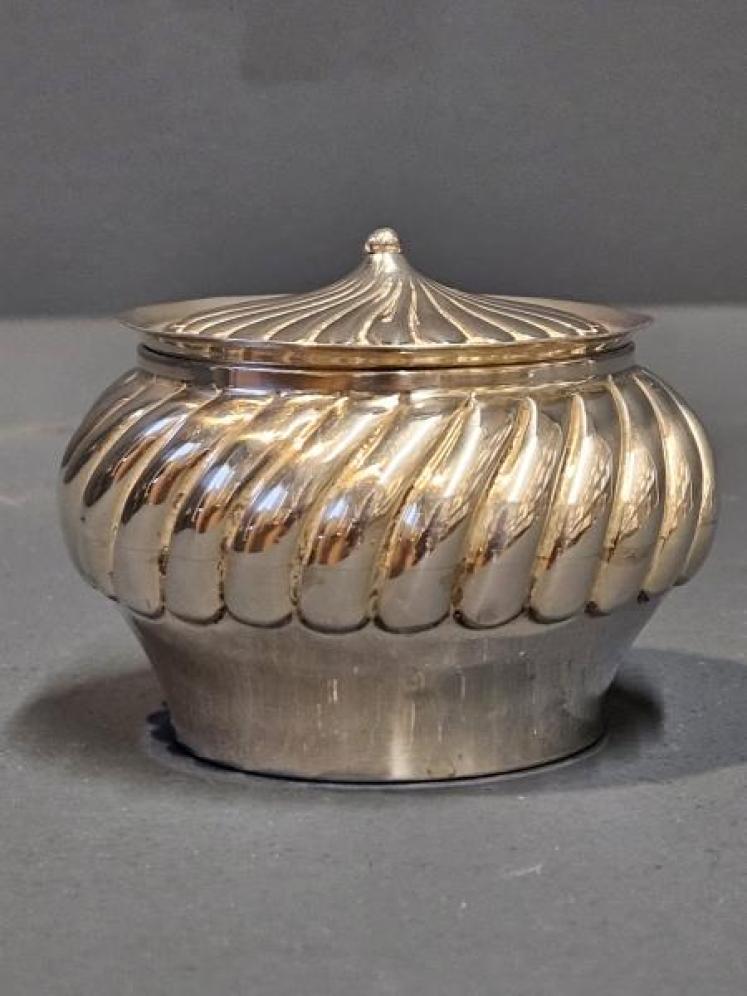 Victorian Wyrthen Silver Jar and Cover - Image 5