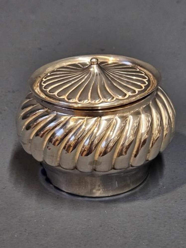 Victorian Wyrthen Silver Jar and Cover - Image 6