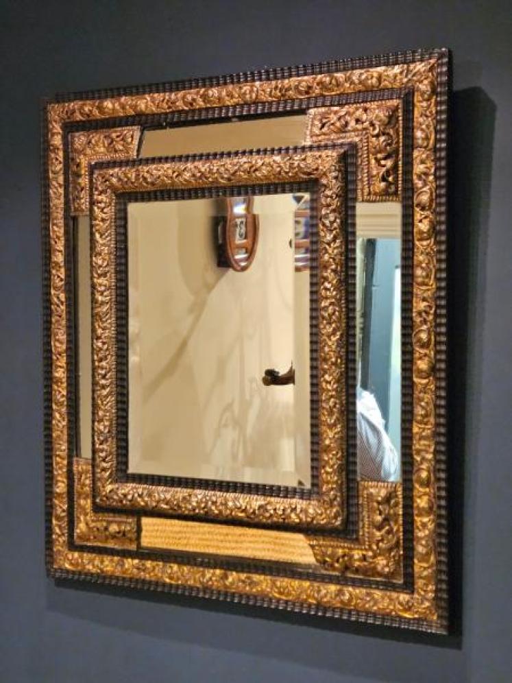 Victorian Cushion Framed Mirror - Image 7