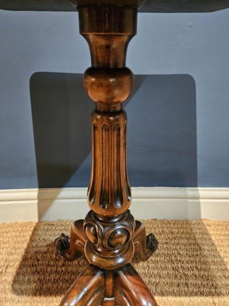 Early Victorian Burr Walnut Occasional Table - Image 4