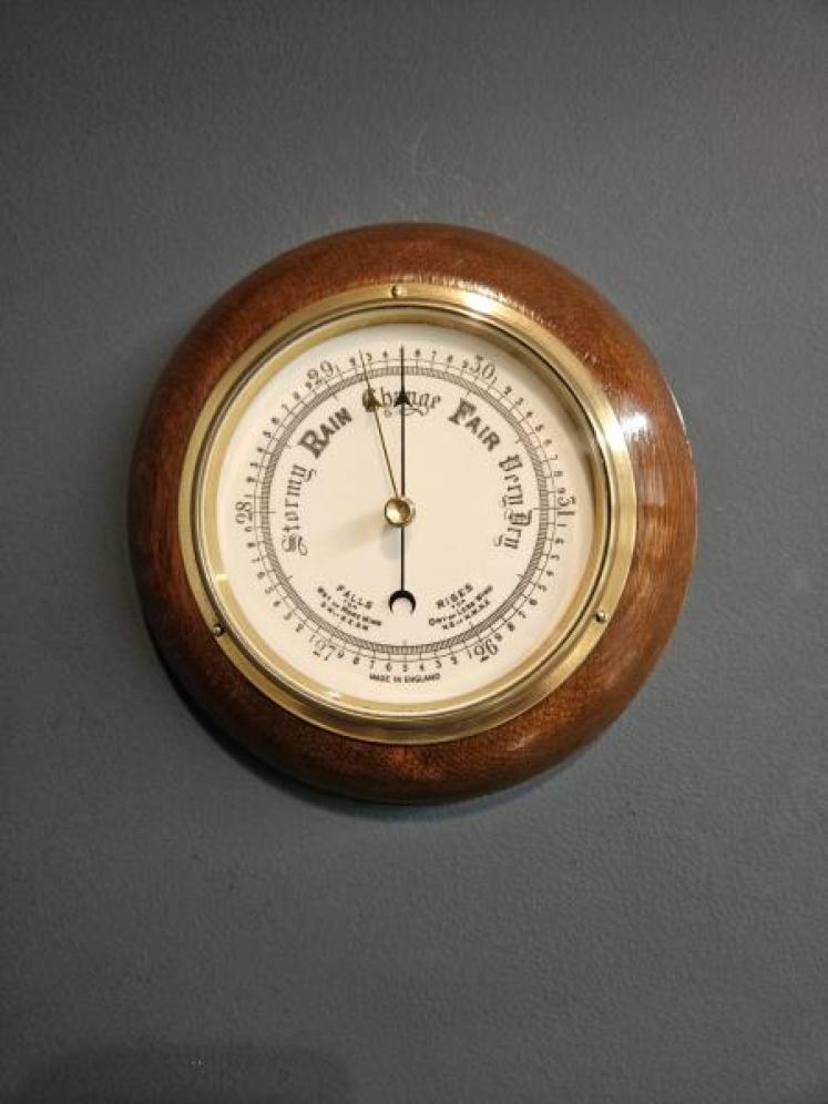 Late Victorian Oak Cased Aneroid Barometer - Image 1