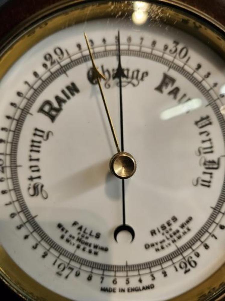 Late Victorian Oak Cased Aneroid Barometer - Image 4